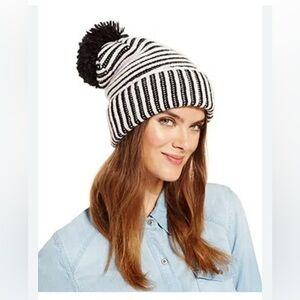 Kate Spade New York Plaited Ribbed Cuff Beanie with a pom-pom Black & White EUC